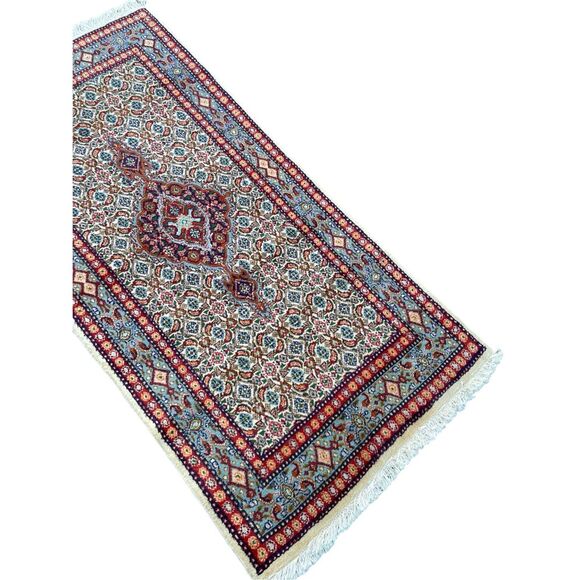 2’ 5” X 4’ 9” Hand made 100% Wool Rug - Picture 1 of 5